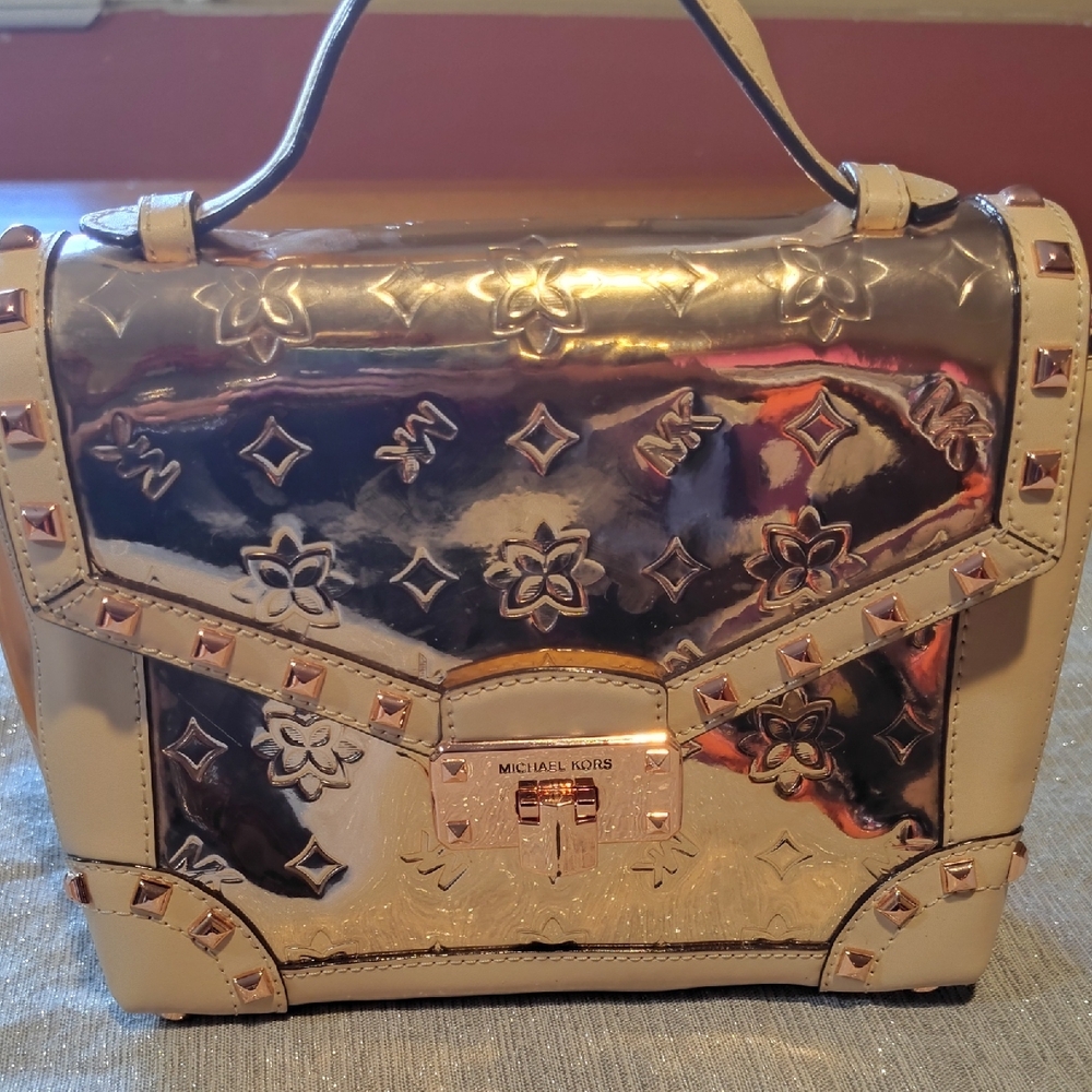 ❤️MICHAEL Michael Kors Gold and Cream Satchel❤️
